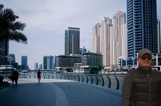 Gustavo Mirabal en las calles de Dubái - Emiratos Árabes Unidos